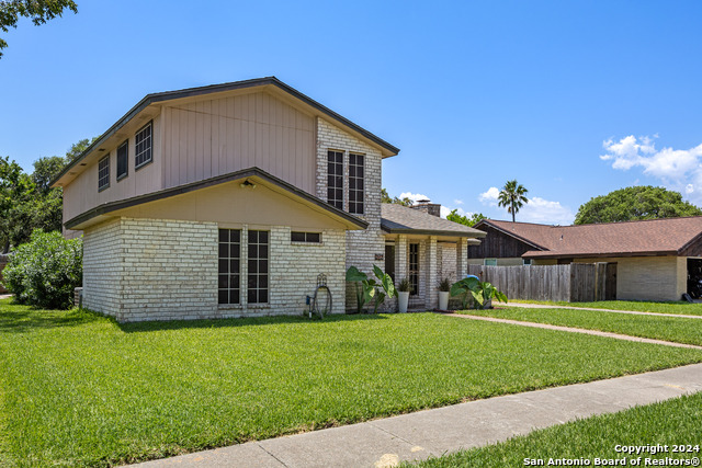 212 San Saba Property Photo 3