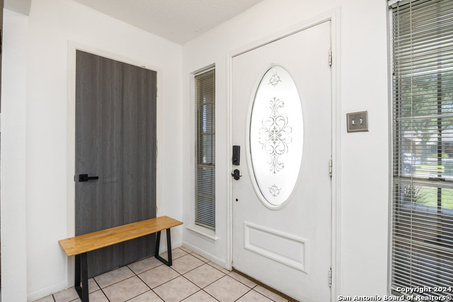 212 San Saba Property Photo 6