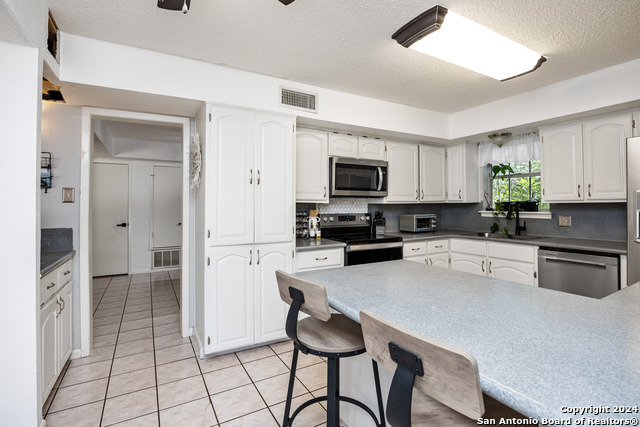 212 San Saba Property Photo 13