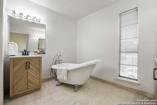 212 San Saba Property Photo 25