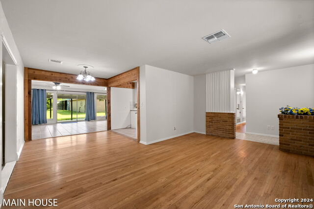 207 W Cheryl Dr Property Photo 10