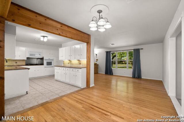 207 W Cheryl Dr Property Photo 15