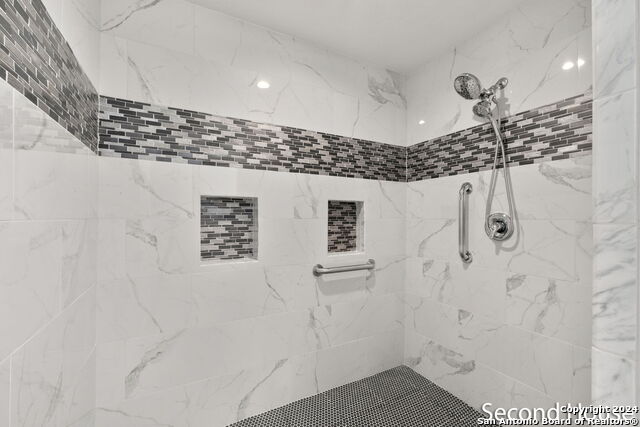 207 W Cheryl Dr Property Photo 34
