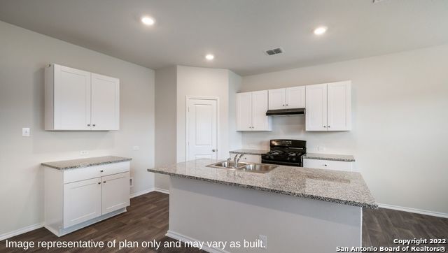 5638 James Trace Dr Property Photo 5
