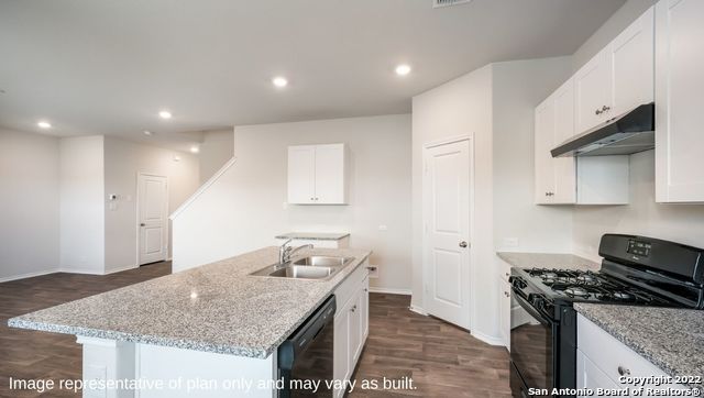 5638 James Trace Dr Property Photo 6