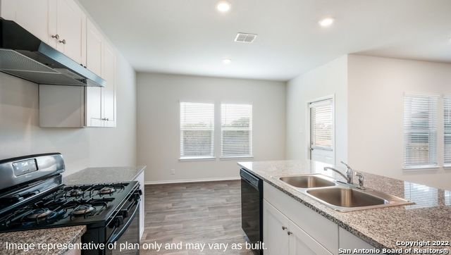 5638 James Trace Dr Property Photo 7