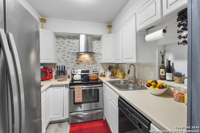 12019 Ashrock Ct Property Photo 8
