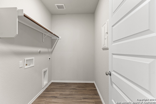 2430 Redlove Dr Property Photo 26