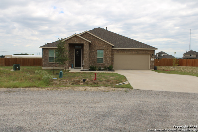 104 Oak Ridge Dr Property Photo 1