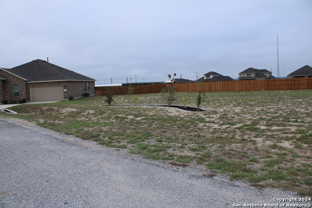104 Oak Ridge Dr Property Photo 2