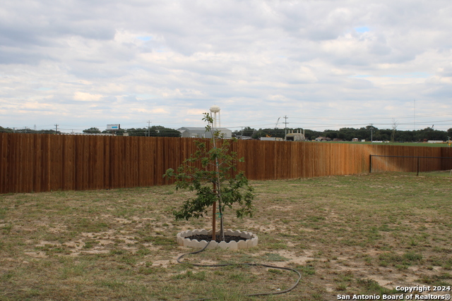 104 Oak Ridge Dr Property Photo 4