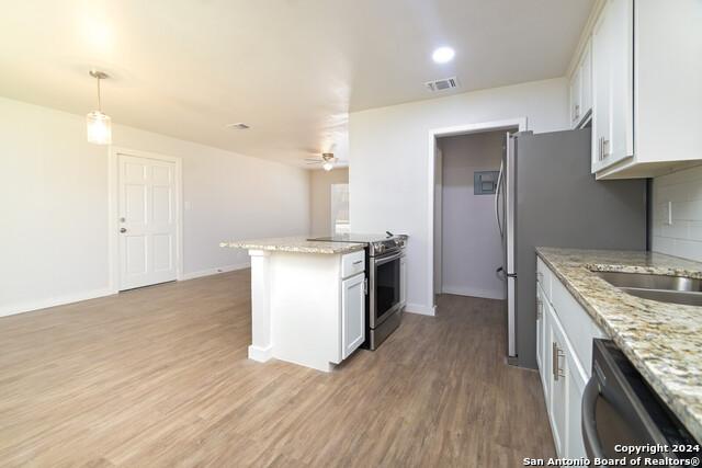 422 Rexford Dr Property Photo 7