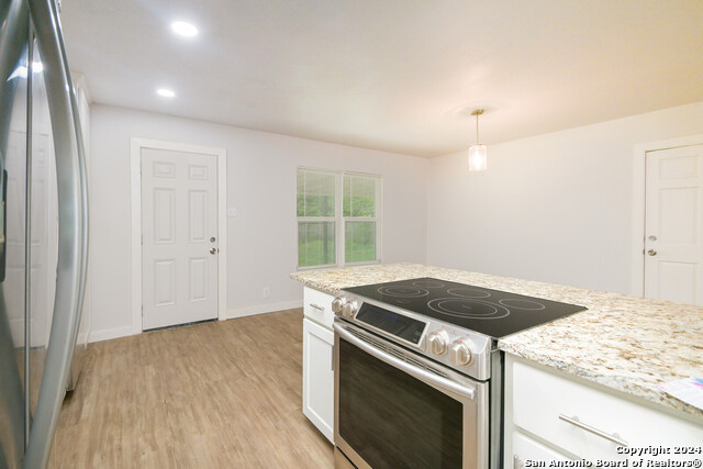 422 Rexford Dr Property Photo 8