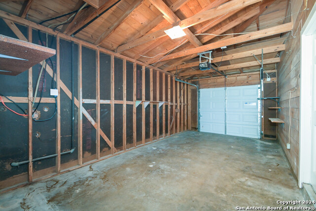 422 Rexford Dr Property Photo 24