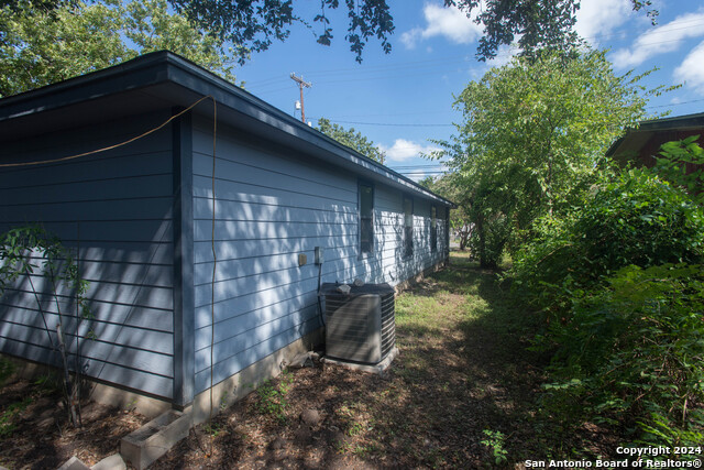 1138 W Hutchins Pl Property Photo 21
