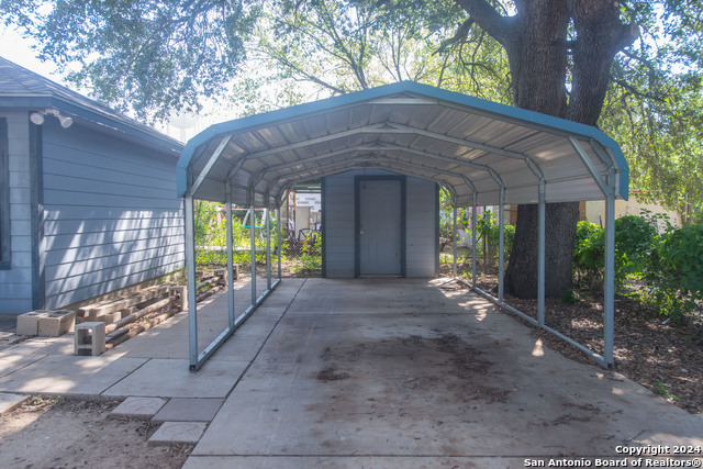1138 W Hutchins Pl Property Photo 25