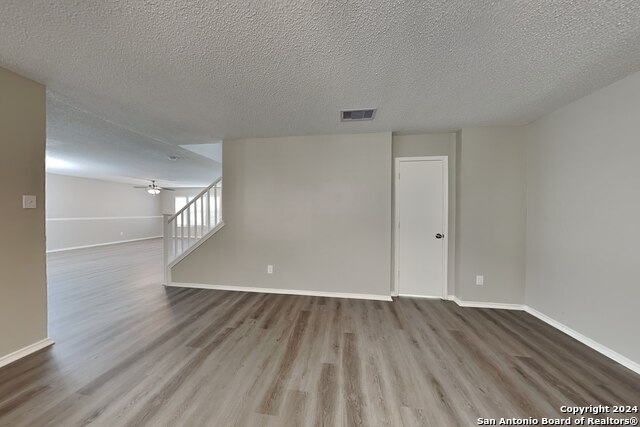 423 Irongate Rdg Property Photo 3