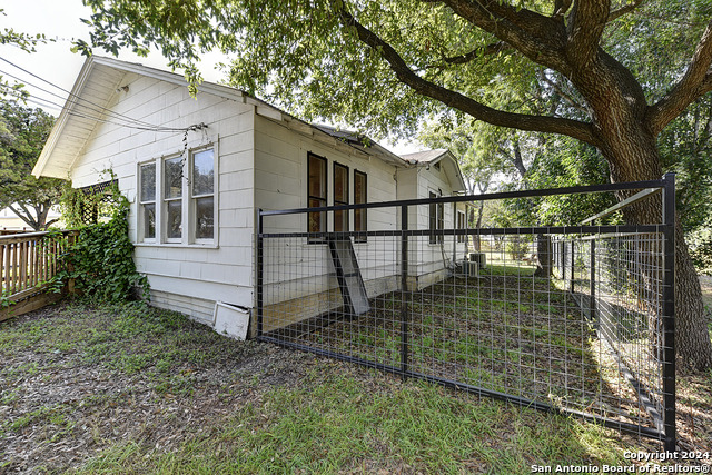 1292 N Business 35 Property Photo 8