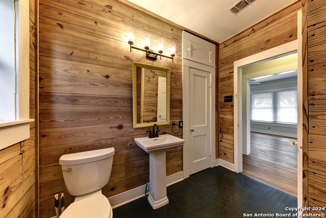1292 N Business 35 Property Photo 23