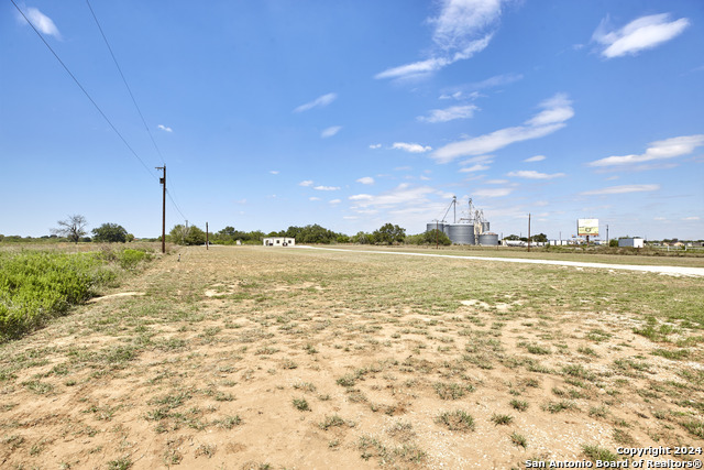 20625 Interstate 35 S Property Photo 7
