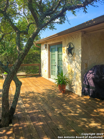 208 Scenic Mountain Dr Property Photo 3