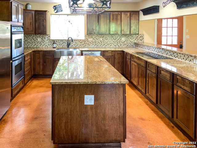 208 Scenic Mountain Dr Property Photo 6