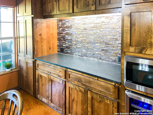 208 Scenic Mountain Dr Property Photo 15