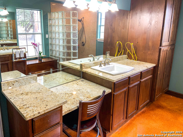 208 Scenic Mountain Dr Property Photo 23