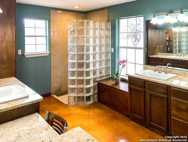 208 Scenic Mountain Dr Property Photo 24