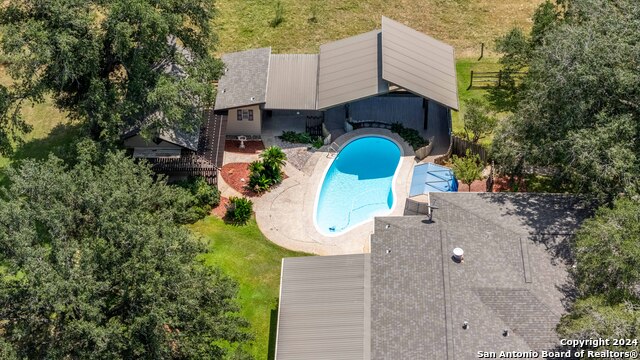 435 Pine Meadow Rd Property Photo 3