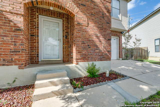 5007 Taylor Kenton Property Photo 3