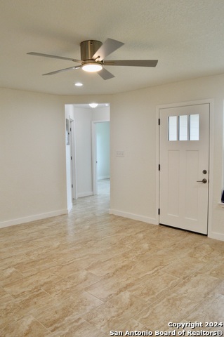 812 Uvalde St Property Photo 7