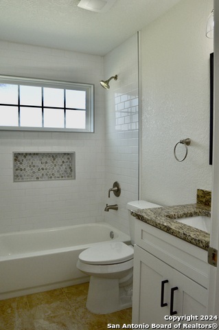 812 Uvalde St Property Photo 14