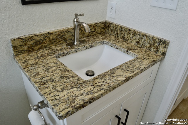812 Uvalde St Property Photo 16