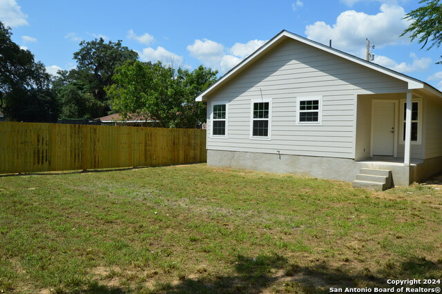 812 Uvalde St Property Photo 36