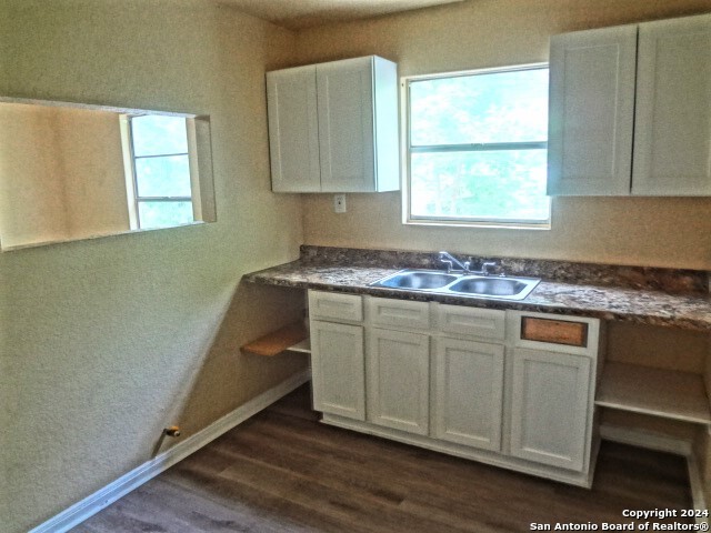 4307 Buena Vista St Property Photo 6