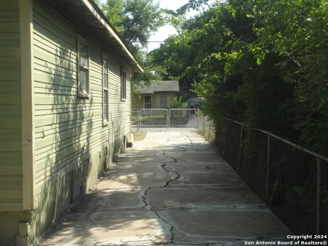 4307 Buena Vista St Property Photo 17