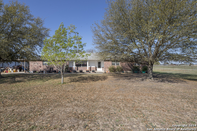 251 County Rd 444 Property Photo 4