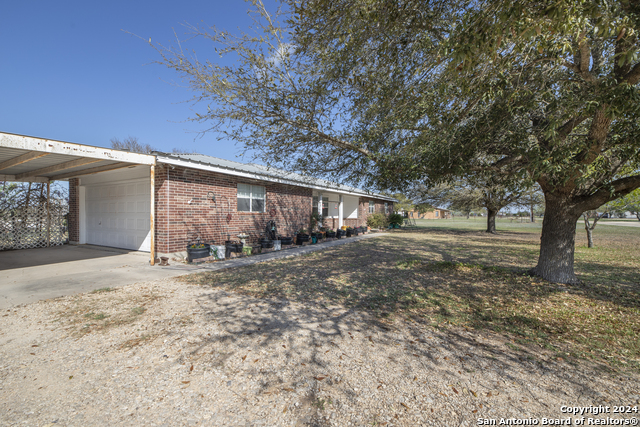 251 County Rd 444 Property Photo 5