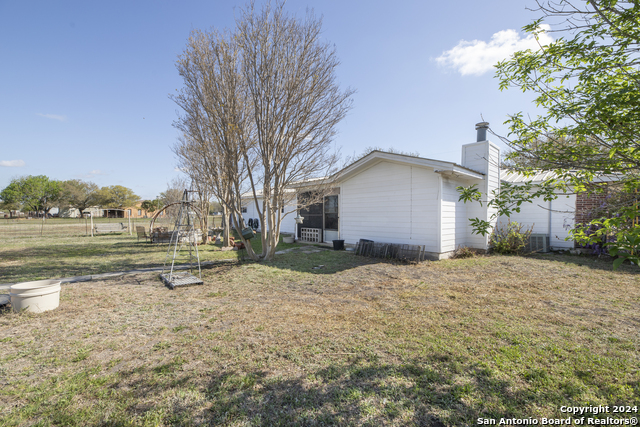 251 County Rd 444 Property Photo 9