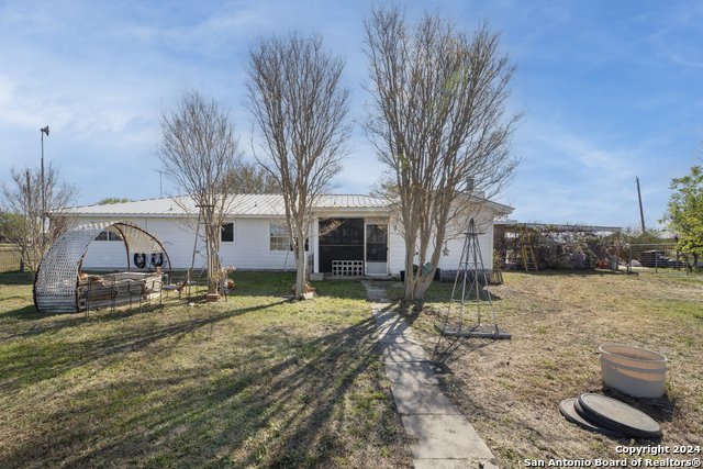 251 County Rd 444 Property Photo 10