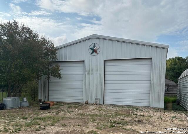 251 County Rd 444 Property Photo 34
