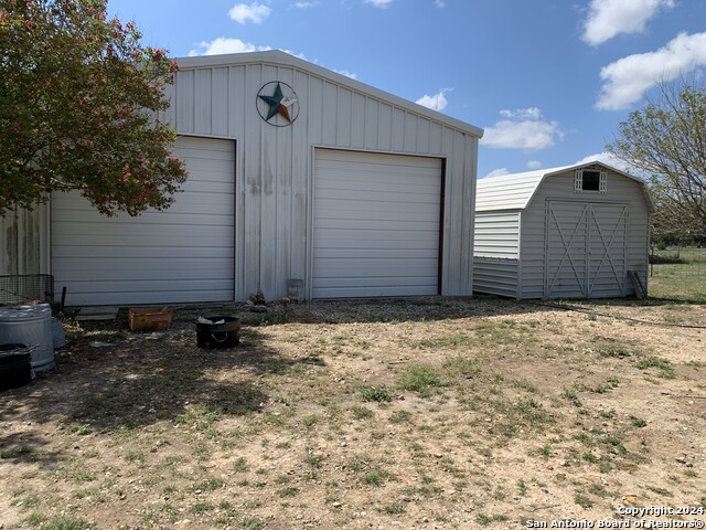 251 County Rd 444 Property Photo 35