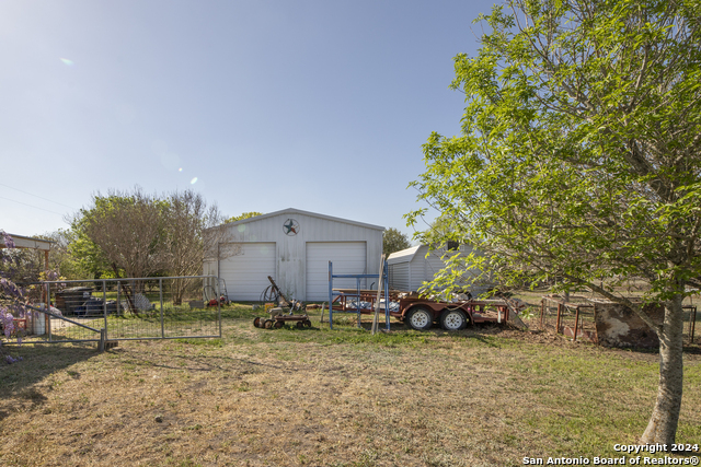 251 County Rd 444 Property Photo 36