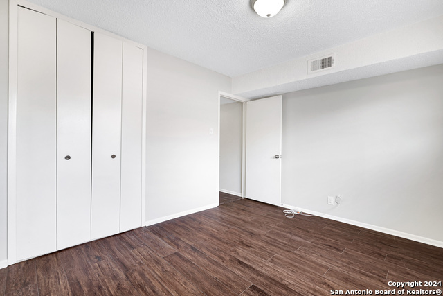 923 Vance Jackson Property Photo 15
