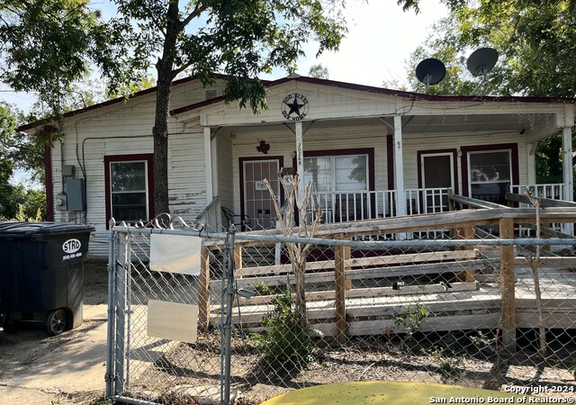 20268 Farm To Market Rd 471 S Property Photo 2