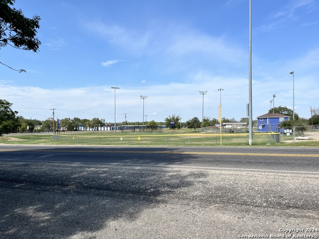 20268 Farm To Market Rd 471 S Property Photo 12