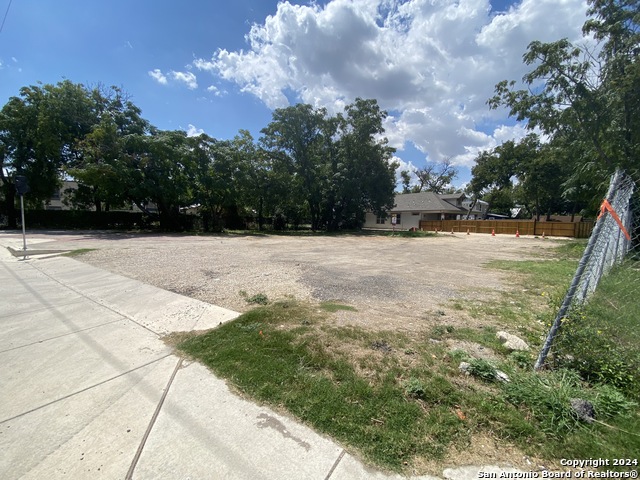 615 Roosevelt Property Photo 2