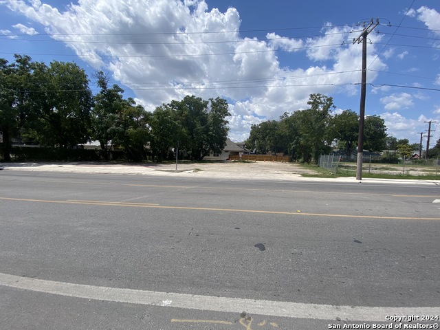 615 Roosevelt Property Photo 4