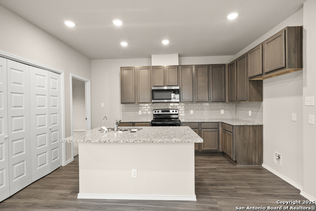 9415 Graze Land Dr Property Photo 4